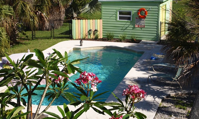 Cudjoe Key Cabaña | Cabaña con piscina, kayaks y atraque para botes a solo minutos de Key West.