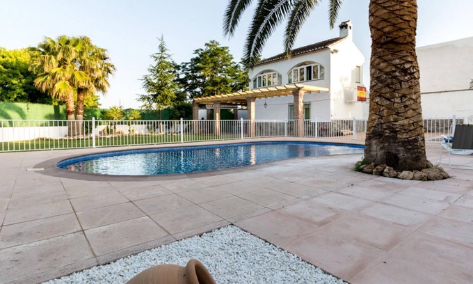 Durcal Villa | Casa rural con piscina, jardín con vistas y wifi