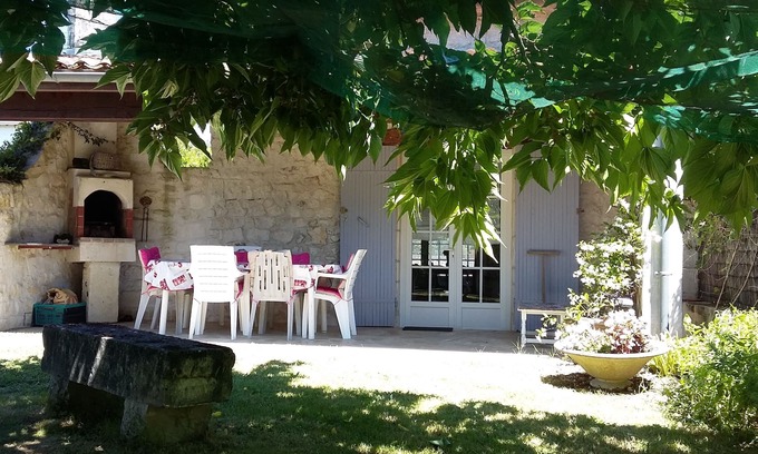 Saintes Agglomeration Cabaña | Casa rural con piscina (10x5).