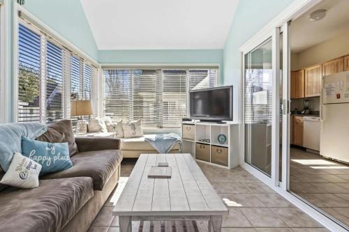 Summer Village Casa | Cottages at Summer Village Beach Get-A-Way