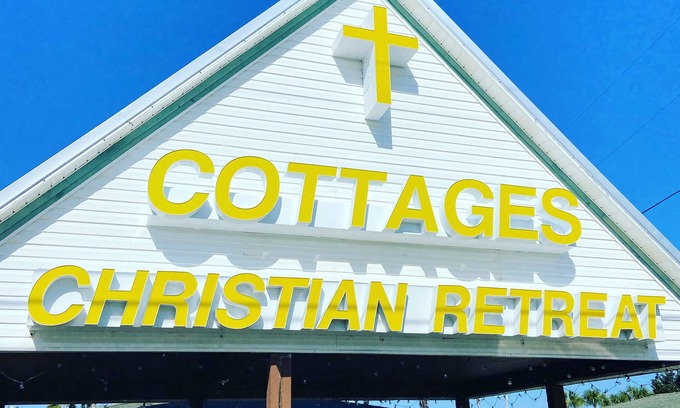 Kiska Beach Cabaña | Cottages Christian Retreat