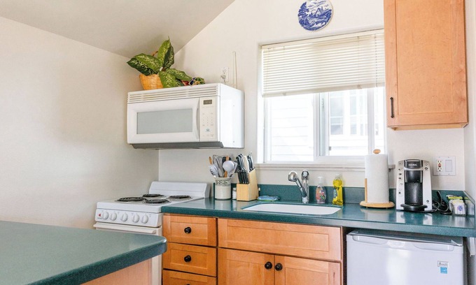 Sitka Cabaña | Cottages on Monastery – A Downtown Sitka Retreat