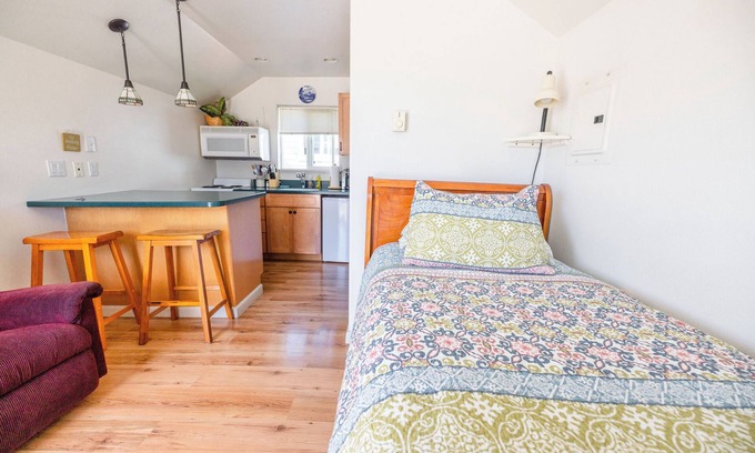 Sitka Cabaña | Cottages on Monastery – A Downtown Sitka Retreat