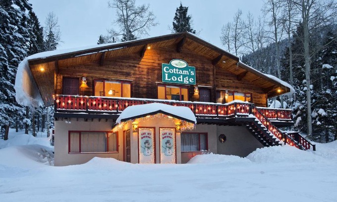 Taos Ski Valley Cabina | Cottam's Lodge by Alpine Village Suites