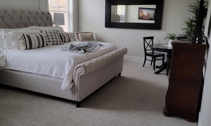 St. George Casa | Cottonwood Crossing Retreat 7 King Bedrooms, SLEEPS 36 PARKING GALORE