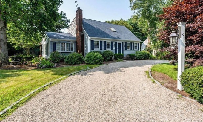 Cotuit Casa | Cotuit 5 bedroom, 3 bath home, pet friendly, great location! Will sleep up to 10+, Beach pass included
