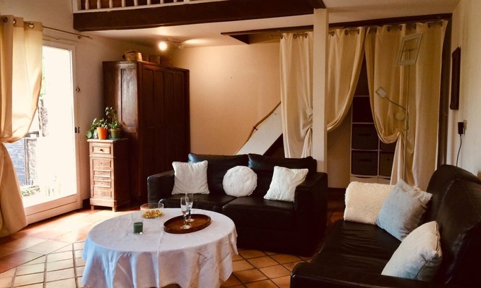 Saint-Sulpice-de-Faleyrens Casa | Country house with enclosed garden, ideal for medium or long stays
