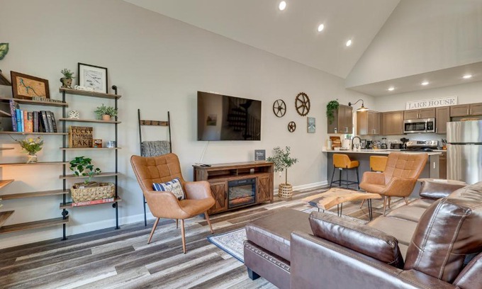 Counce Casa | Counce Vacation Rental with Private Deck Near Golf!