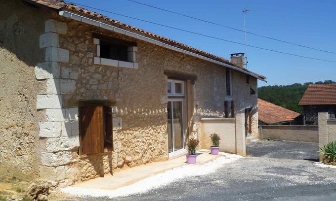 Saint-Germain-du-Salembre Casa | CASA DE CAMPO 2-6 personas en una tranquila aldea