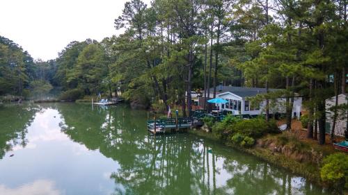Birdsnest Casa | Counting Corks - Waterfront, Pet friendly, private dock!