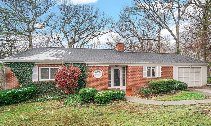 Ottawa Casa | Country Charmer - Starved Rock, downtown Ottawa