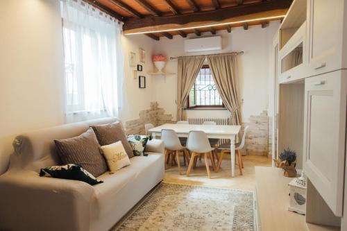Pistoia Casa | Country Chic Pistoia-casa in campagna giardino, parking
