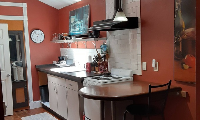 Mint Hill Apartamento | Country/City Vibe Crash Pad