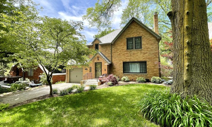 Benson Casa | Country Club Charm