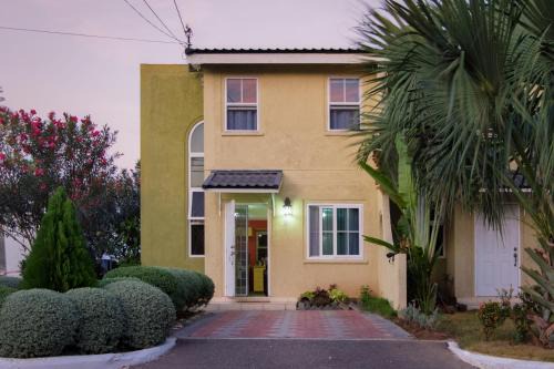 Portmore Casa | Country Club Comfort