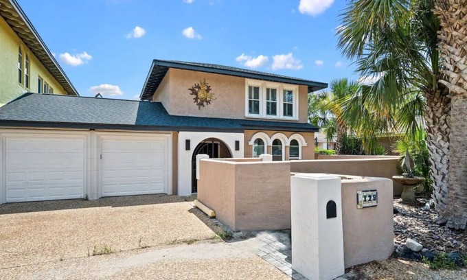 Warrington Casa | Country Club Estate close to NAS - EV charger