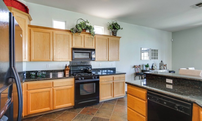 Indio Cabaña | Country Club Home w/ Pool & Spa, 2 Mi to Coachella
