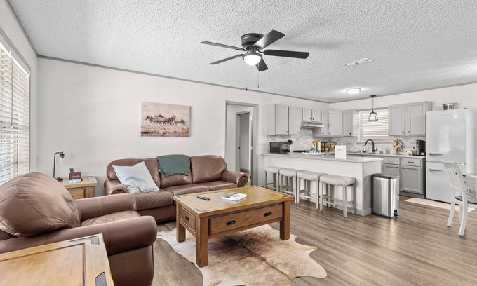 Knox City Casa | Country Comfort 4BR-2BA, New Reno, Patio, Fenced Yard, BBQ