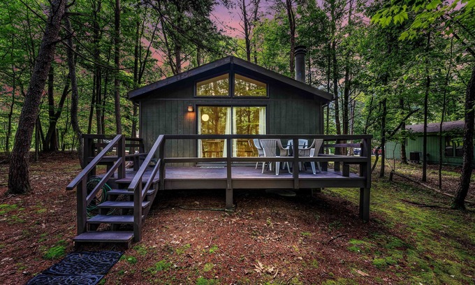The Woods Cabina | Country Comfort -country Escape!