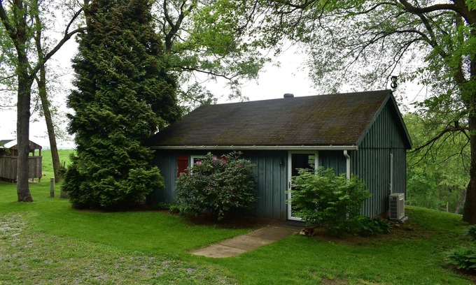 Racine Cabaña | Country Cottage get away w/ fire pit & breath-taking scenery