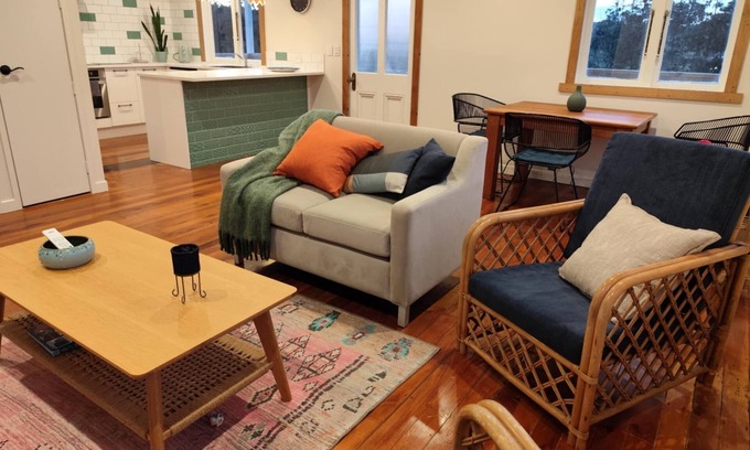 Muriwai Cabaña | Country Cottage Near the Sea