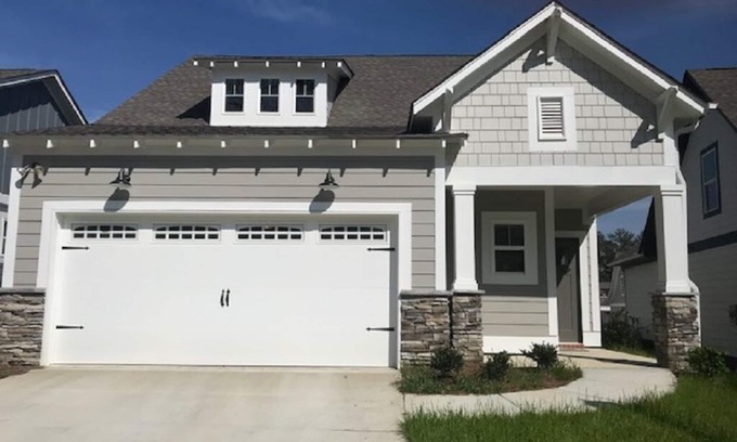 Sand Ridge Casa | Country Cottage near the City!