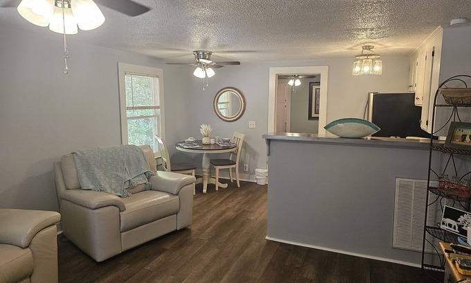 Sanford Casa | Country Cottage on wooded lot minutes from town. Pet friendly!