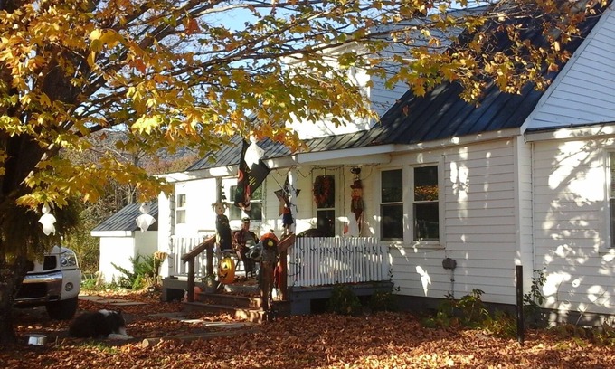 Gap Mills Casa | Country Cottage Retreat