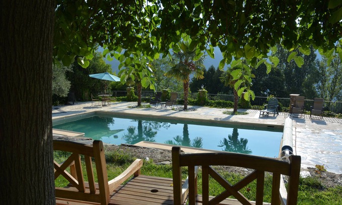 Busquistar Cabaña | Cortijo con gran piscina dentro de parque nacional Sierra Nevada