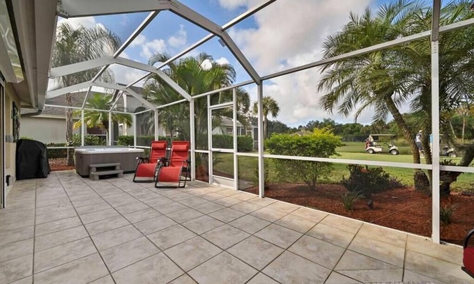 Estero Casa | Country Creek -Lovely updated 3 bed/ 2 bath Estero home with hot tub and golf