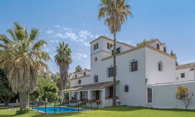 Setenil de las Bodegas Casa | Casa de campo 'Cortijo La Dehesa Del Pilar' con vistas a la montaña, piscina privada y Wi-Fi