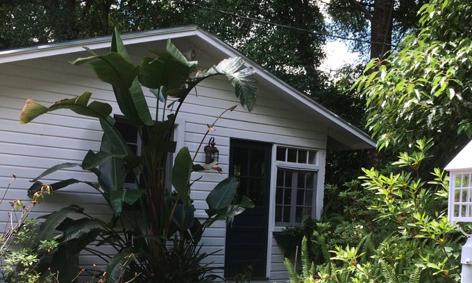 Glenwood Casa | Country Estate Guest Cottage