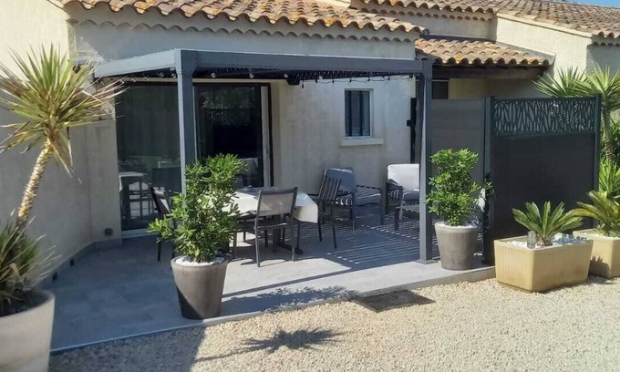 Chateauneuf-de-Gadagne Apartamento | Country apartment