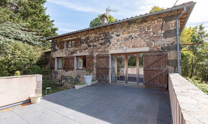 Saint-Barthelemy-Grozon Casa | Country House 'La Gabbro' with Mountain View, Private Terrace and Wi-Fi