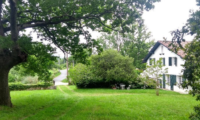 Saint-Pee-sur-Nivelle Casa | Casa de campo en el País Vasco en las colinas cerca de Ascain