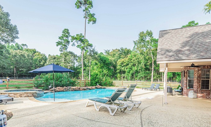 Magnolia Casa | Country Getaway Magnolia Forest Home in10 Acre Lot