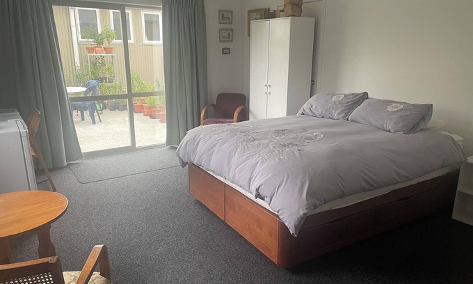 Arundel Apartamento | Country Getaway - Studio room with Ensuite in seven-acre landscaped gardens.