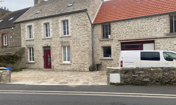 Tourlaville Casa | Country house, 50 m from the beach, close to all amenities, private parking