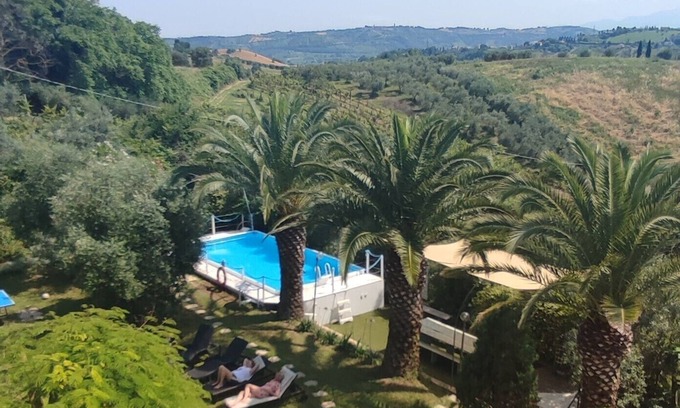 Monsampolo del Tronto Casa | casa de campo en el verde de la vegetación mediterránea