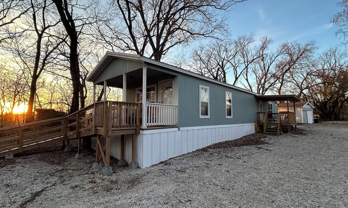 Lamont Cama Y Desayuno | Country Hide away Charming 2-bedroom with WiFi Cozy, Peaceful,