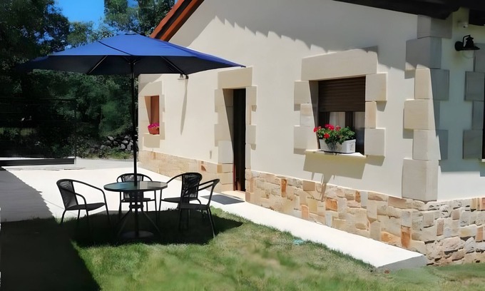 Aldehuela del Rincon Casa | Casa rural 'El Aterpe 1' con vistas a la montaña, terraza privada y Wi-Fi