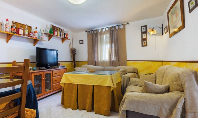 Cazalla De La Sierra Casa | Casa rural 'Fuente Nueva' con balcón
