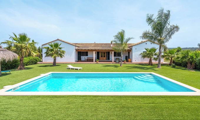 Santa Maria del Cami Villa | Casa rural 'Can Mossenyer' con vistas a la montaña, piscina privada y Wi-Fi