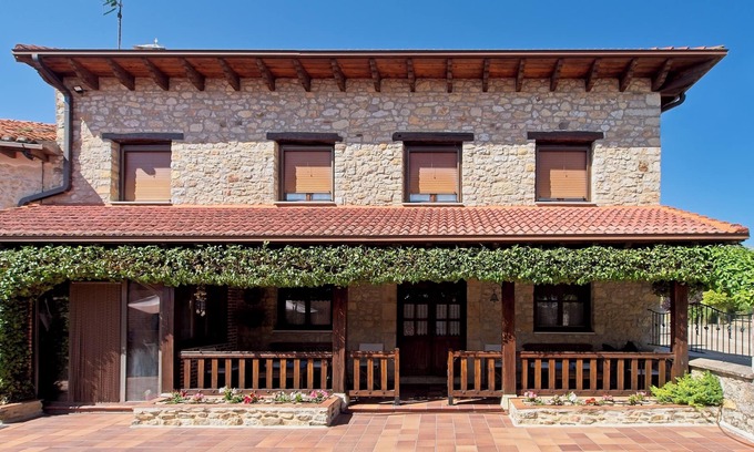 Tarilonte de la Peña Casa | Casa rural 'El Encinar' con vistas a la montaña, jardín privado y Wi-Fi
