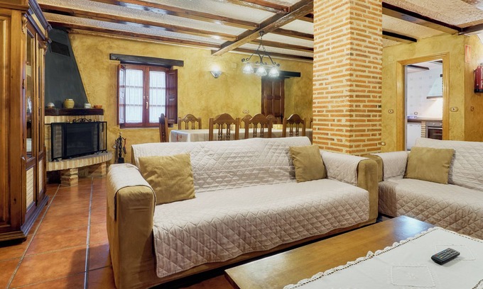 Villanueva de Arriba Casa | Casa rural 'La Majada Palentina' con vistas a la montaña, terraza privada y Wi-Fi