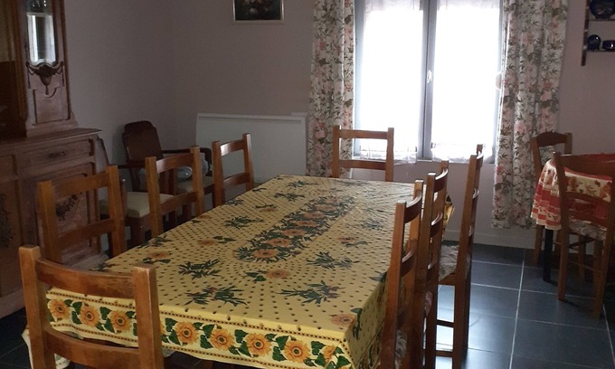 La Chaussee-sur-Marne Casa | Country house near Châlons en Champagne/ Reims/Vitry le Francois /Vatry