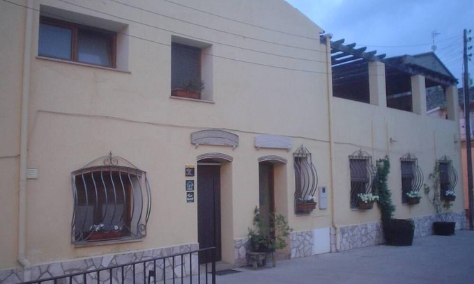 Olesa de Bonesvalls Cabaña | Casa de campo a 32 km. de Barcelona con WiFi gratis, BBQ ideal trekking