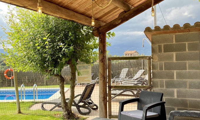 Casserres Cabaña | Hermosa casa de vacaciones, en medio del campo con excelente vista al prepirineo