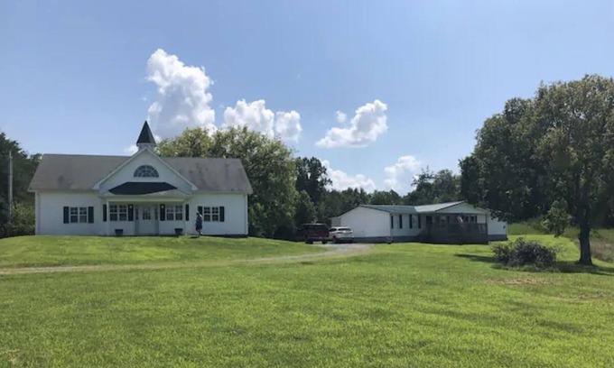 Nancy Cabaña | Country Home 75 acres near Lake Cumberland