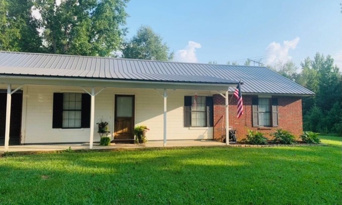 Madden Otro | Country home close to fair and casino!